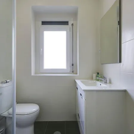 Elegant 3bed 2bath In Central 아파트