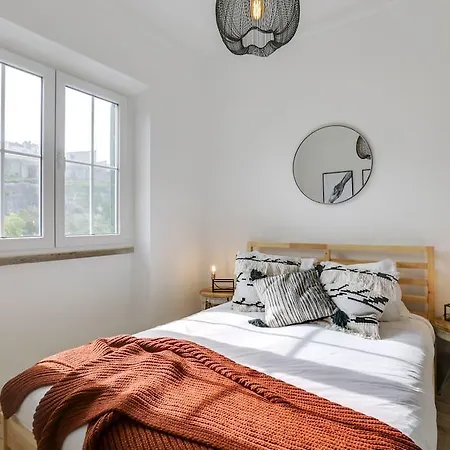 Elegant 3bed 2bath In Central 아파트
